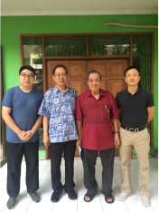 访谈印尼华人学者李卓辉(右二).png