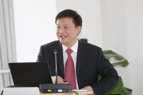 蒋洪新校长作主旨报告
