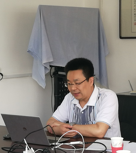 冉启斌教授作报告.png
